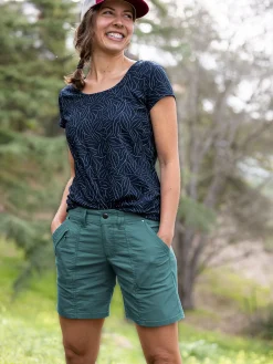 Women Title Nine Bottoms Finder><noscript><img width=