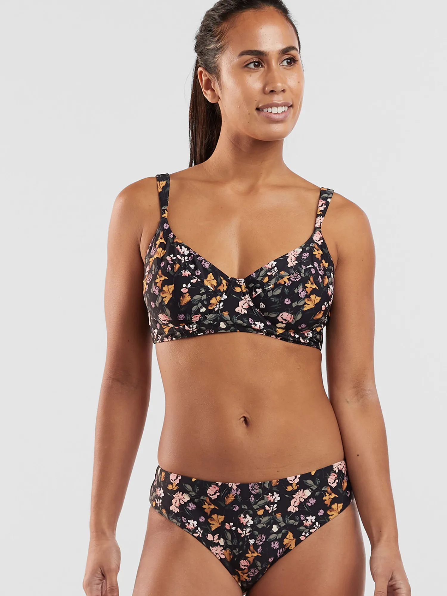 Women Title Nine Bikini Tops>Bodacious 2.0 Underwire Bikini Top - English Garden