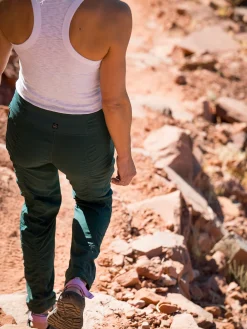 Women Title Nine Bottoms Finder><noscript><img width=