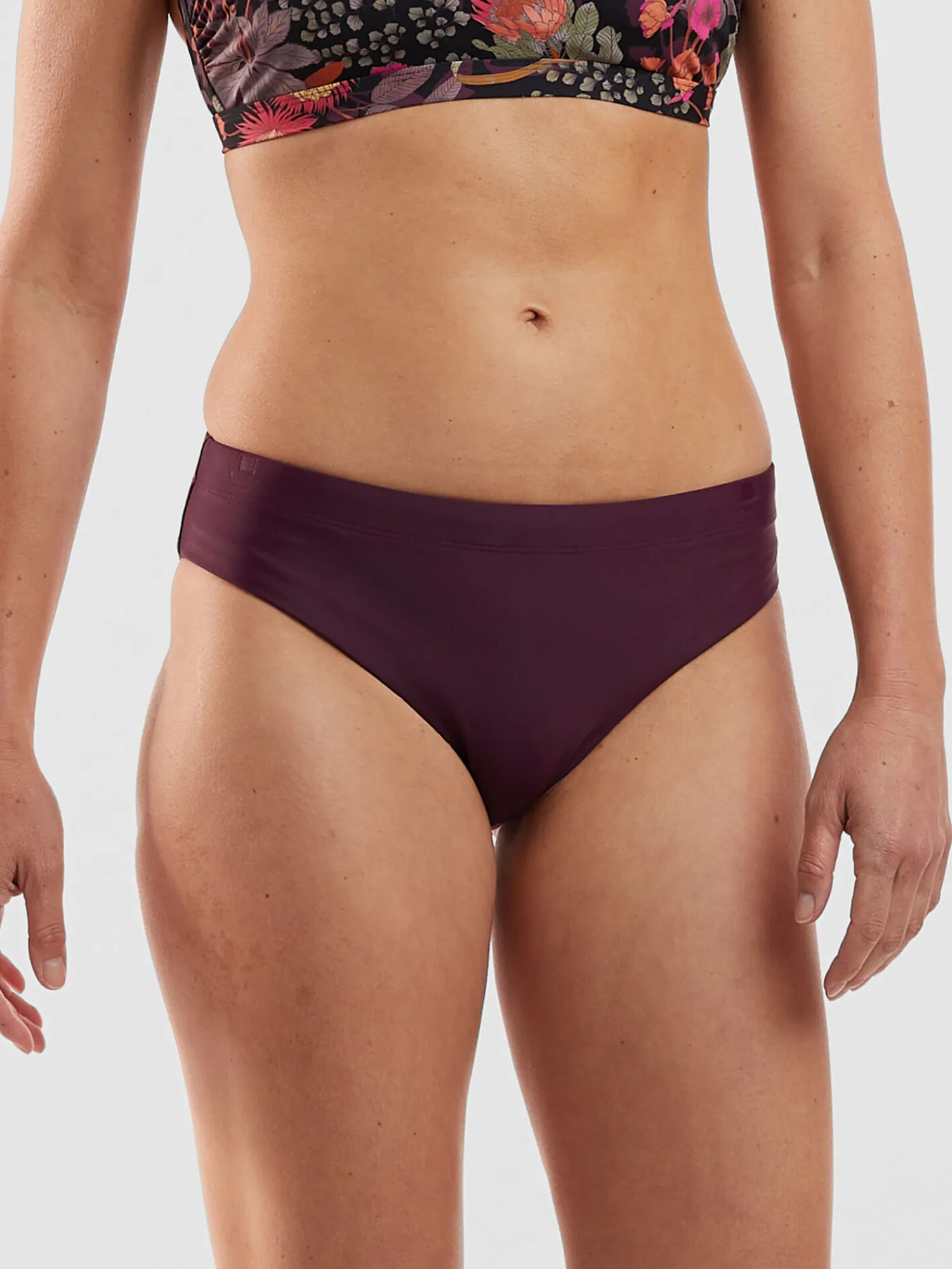 Women Title Nine Bikini Bottoms>Genie Bikini Bottom - Solid