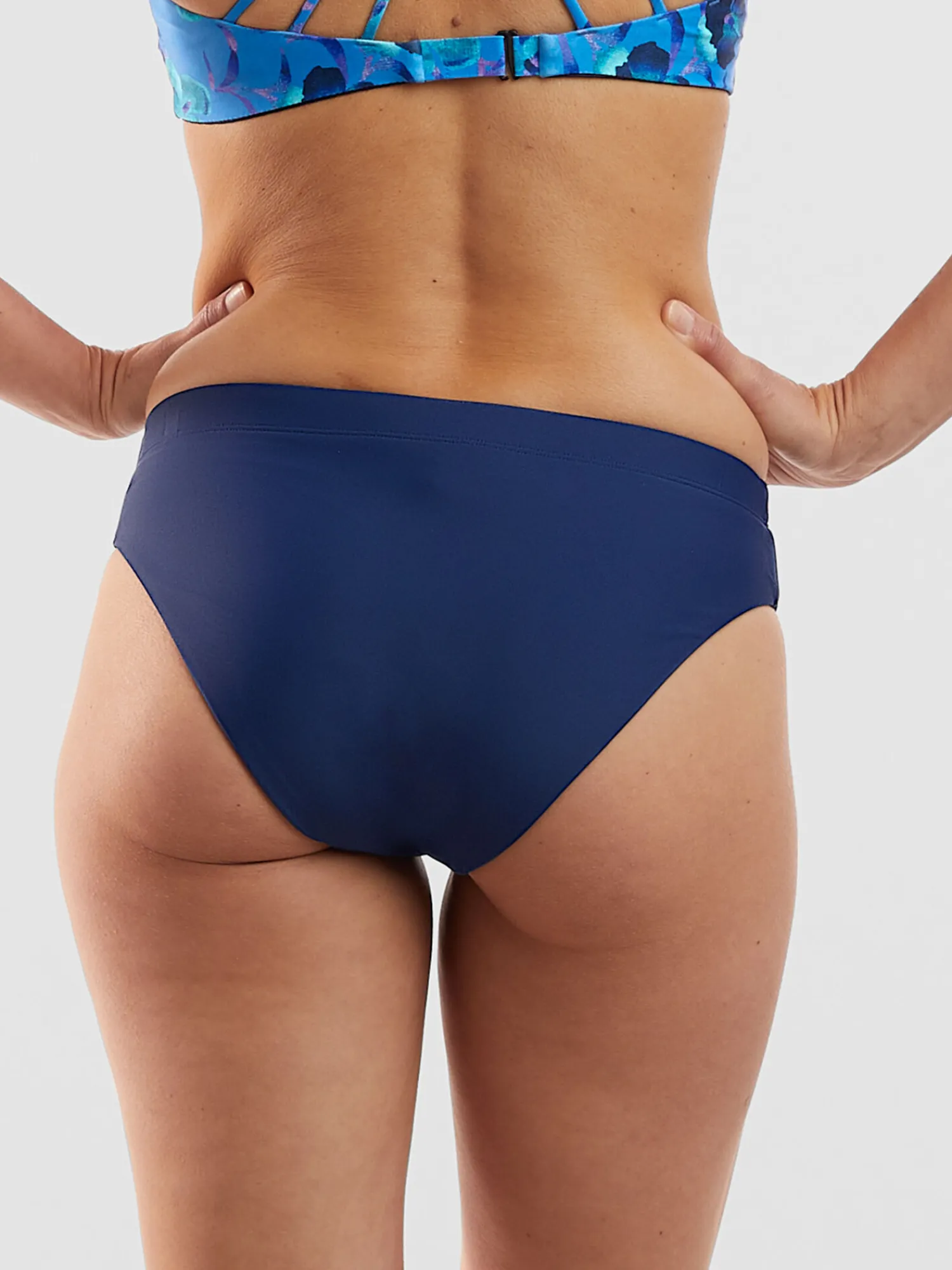 Women Title Nine Bikini Bottoms>Genie Bikini Bottom - Solid