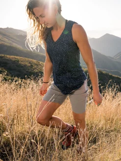Women Title Nine Bottoms Finder><noscript><img width=