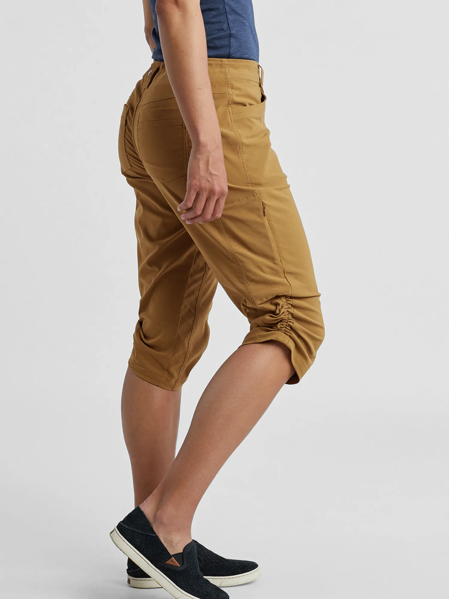 Women Title Nine Bottoms Finder>Indestructible Hiking Capri