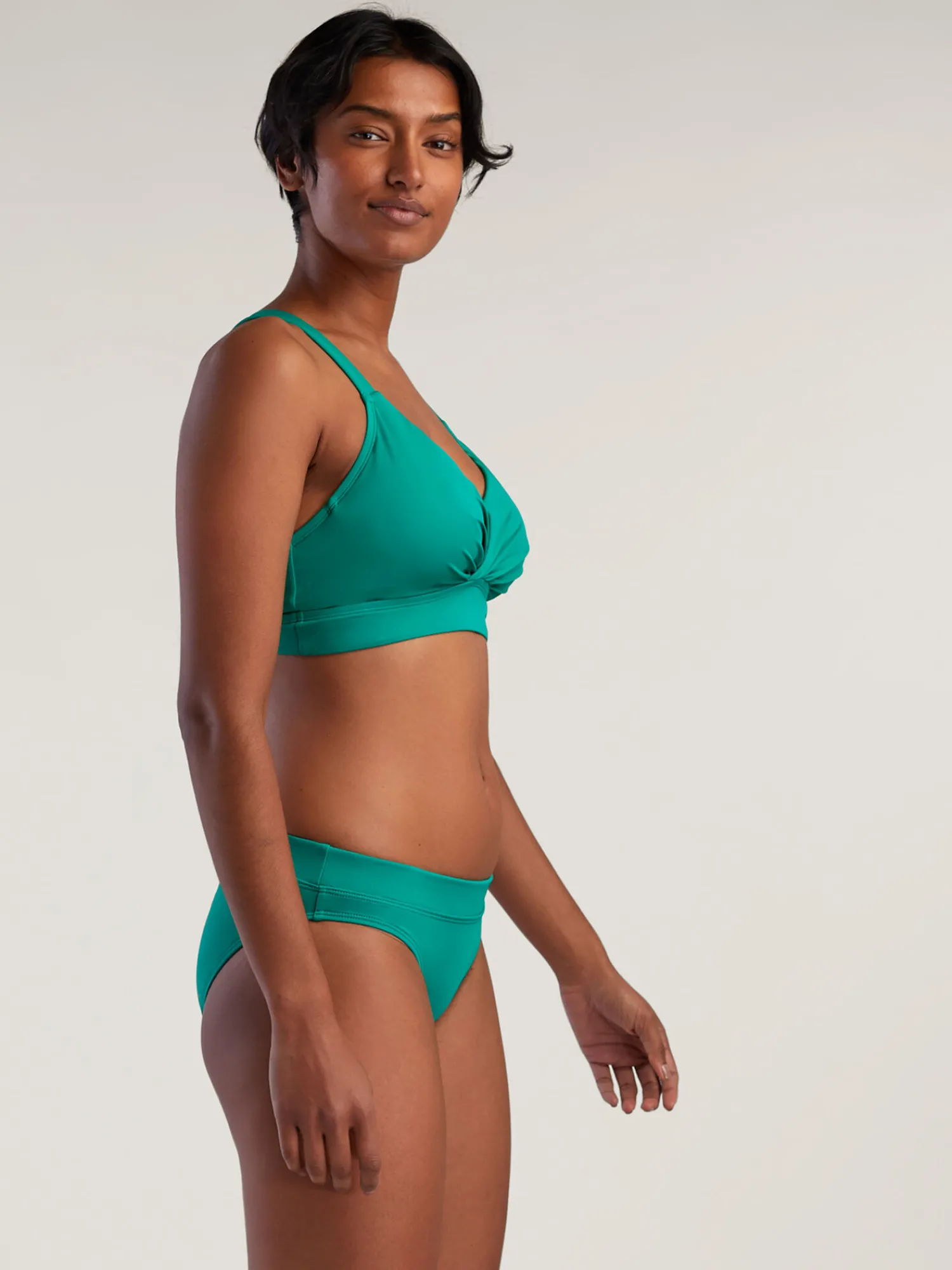 Women Title Nine Bikini Tops>Metis Underwire Bikini Top - Solid