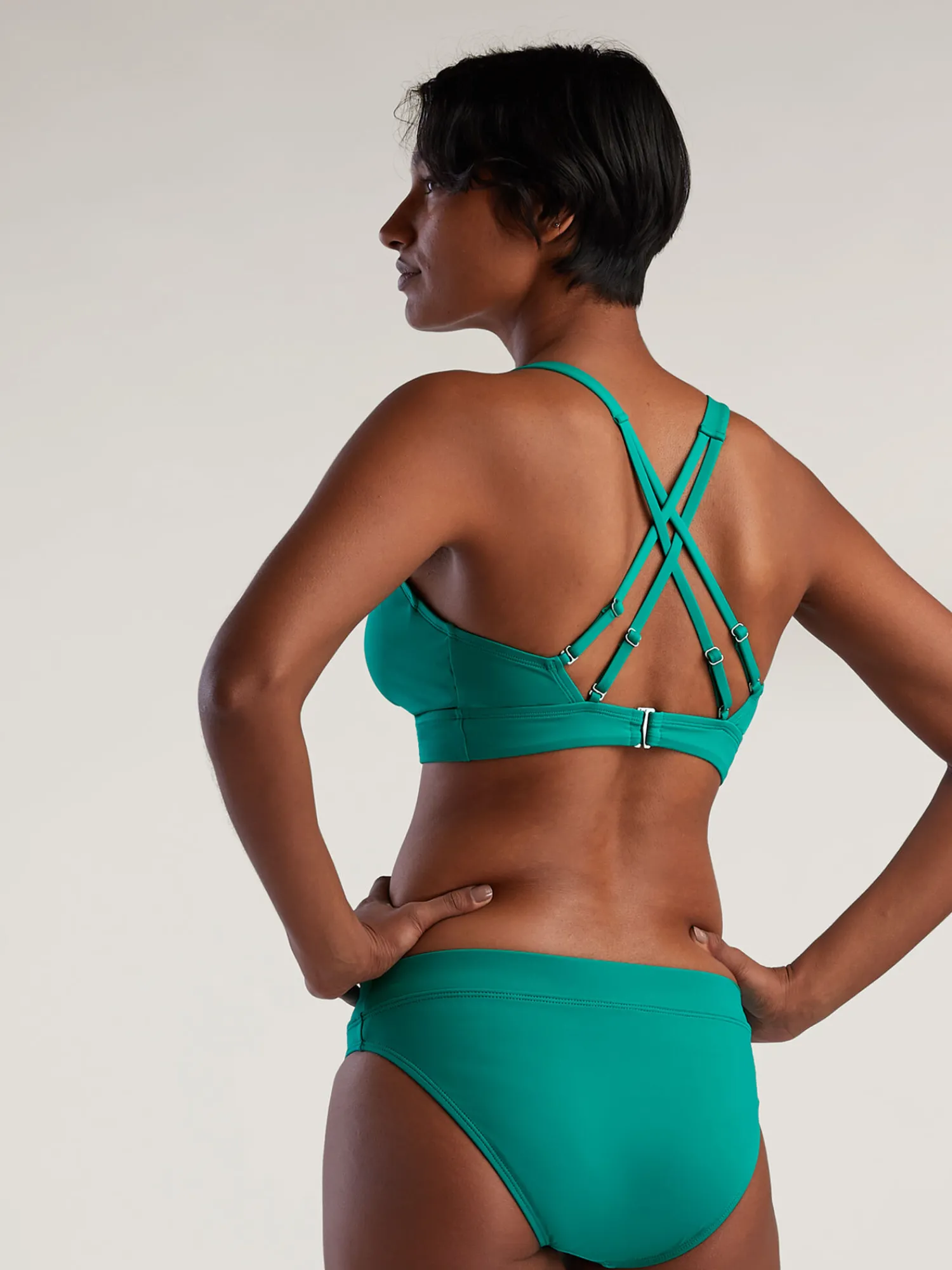 Women Title Nine Bikini Tops>Metis Underwire Bikini Top - Solid
