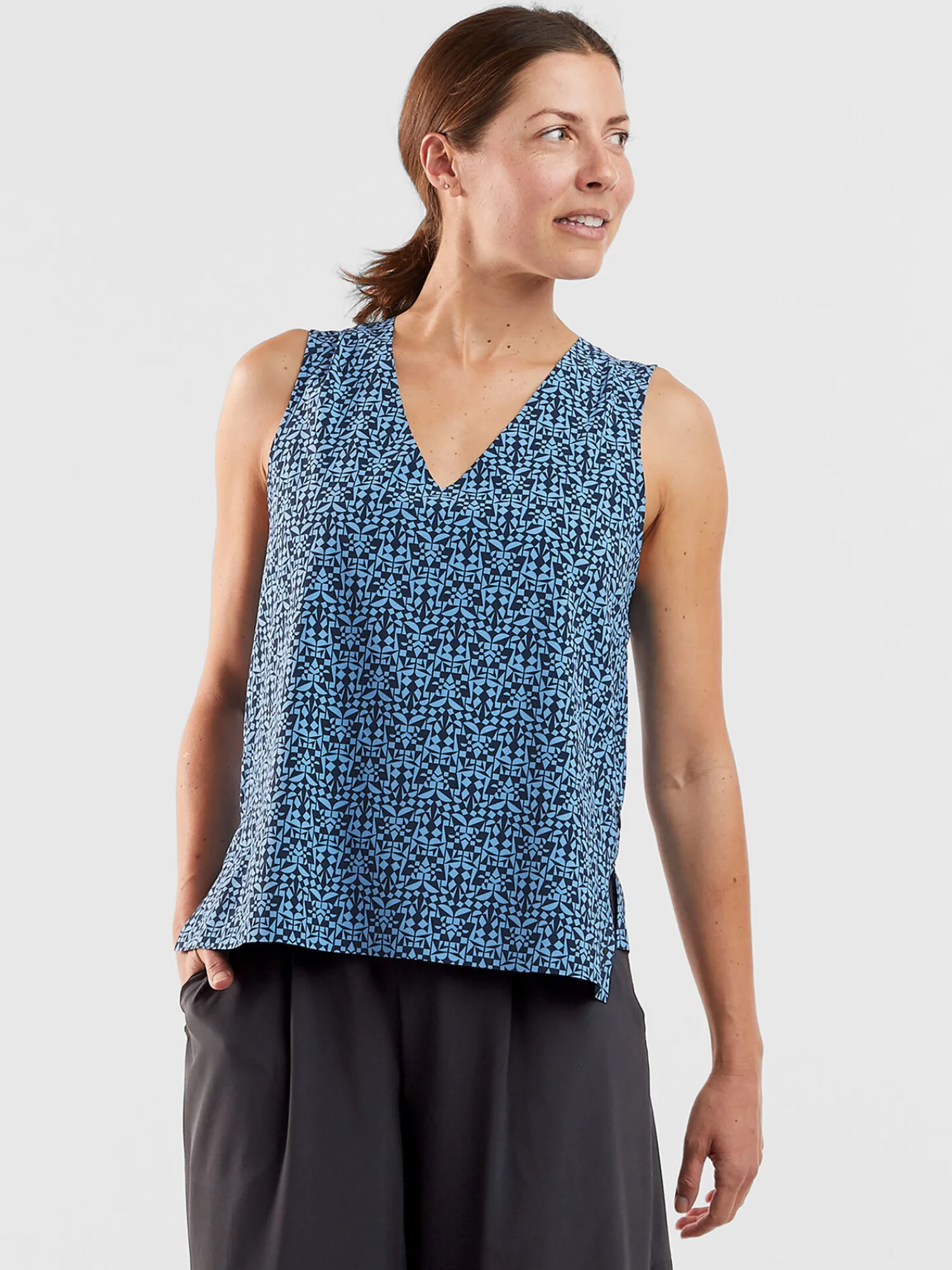 Women Title Nine Upf Clothing>Round Trip Pocket Tank Top - Turkish Delight