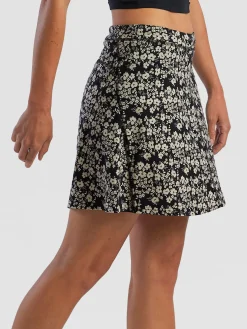 Women Title Nine Skorts><noscript><img width=