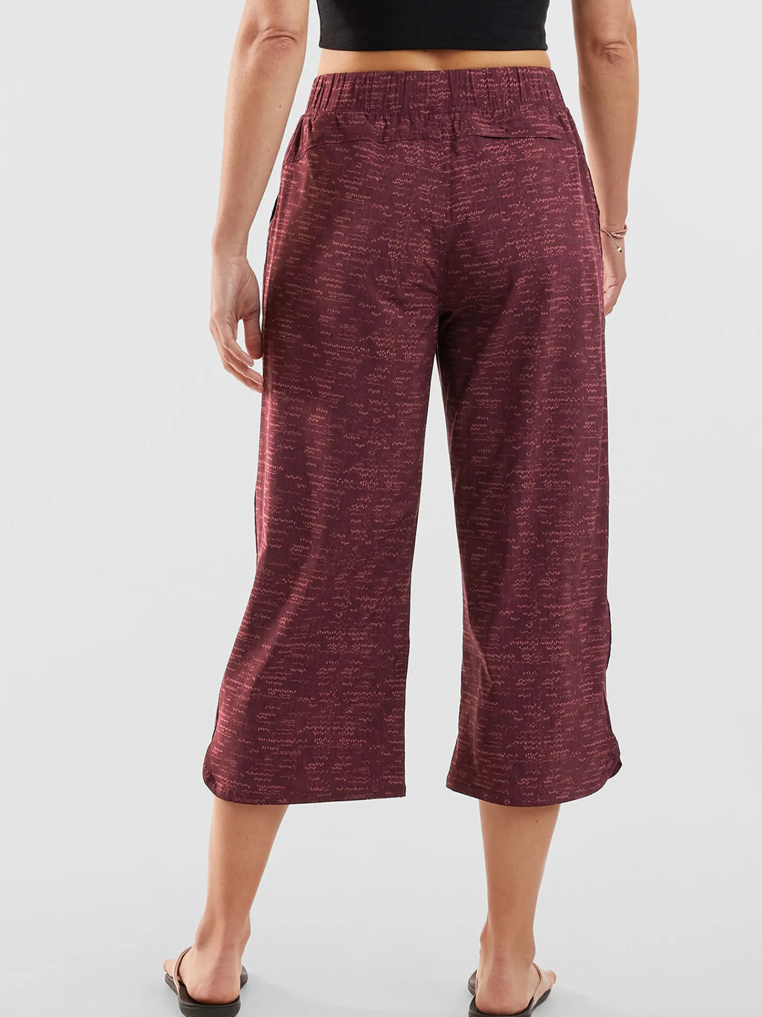 Women Title Nine Swim Cover Ups>Slaycation 2.0 Cropped Pants - Aruba Petite