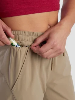 Women Title Nine Bottoms Finder><noscript><img width=