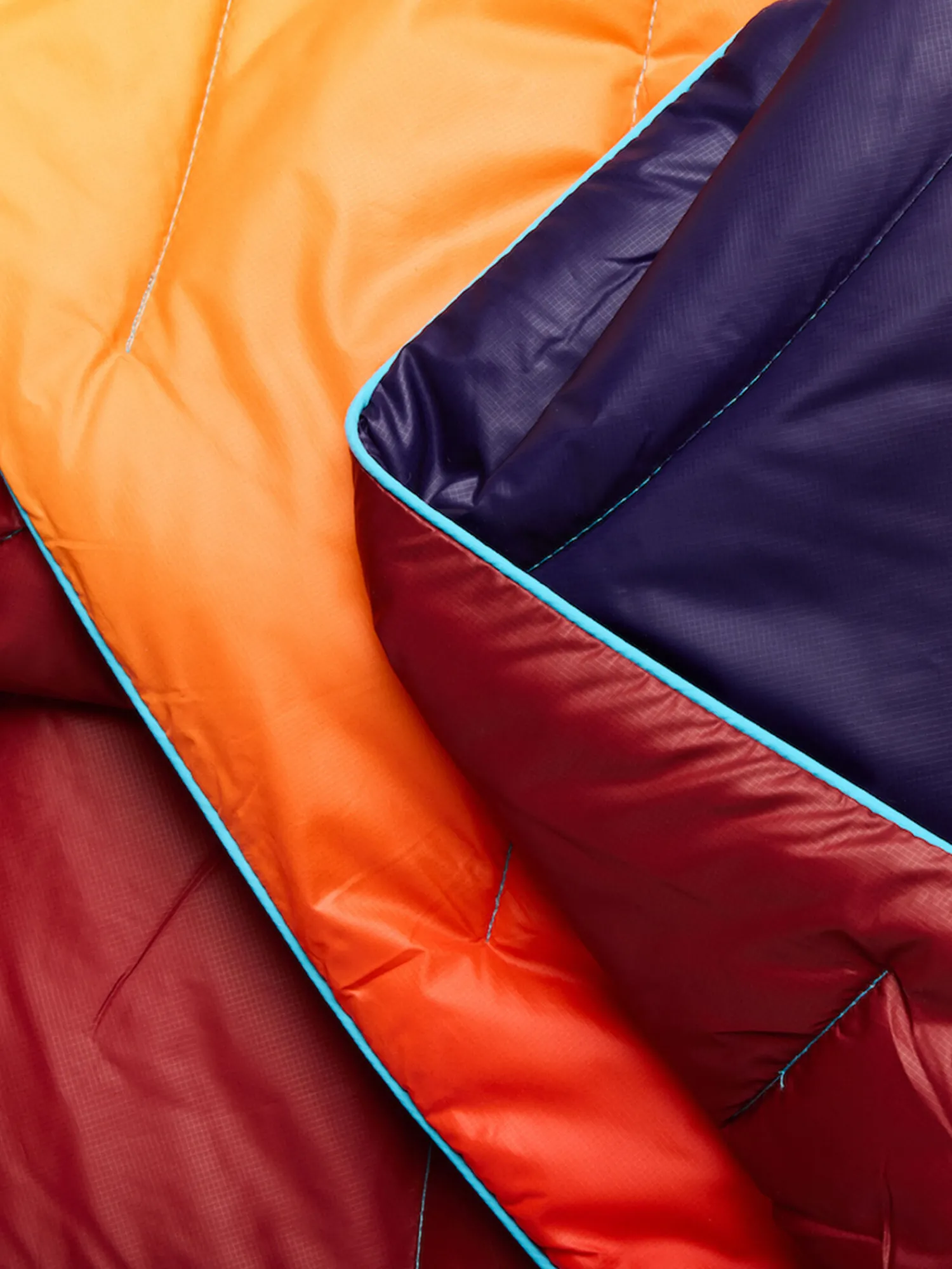 Women Title Nine Packs, Bags & Gear>The Puffer Blanket - Pyro Fade
